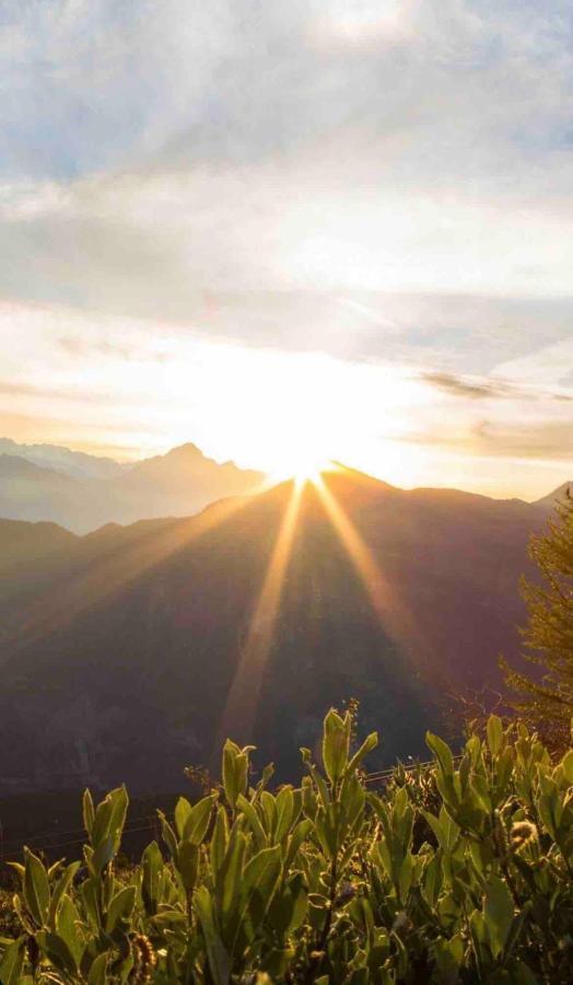 The Eagle Nest Duplex - Your Mountain Retreat Apartment